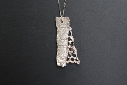 A piece of jewelery made in silver and processed with silver paste and silver clay (2)
