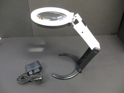 Faltbare LED-Lampe + Lupe